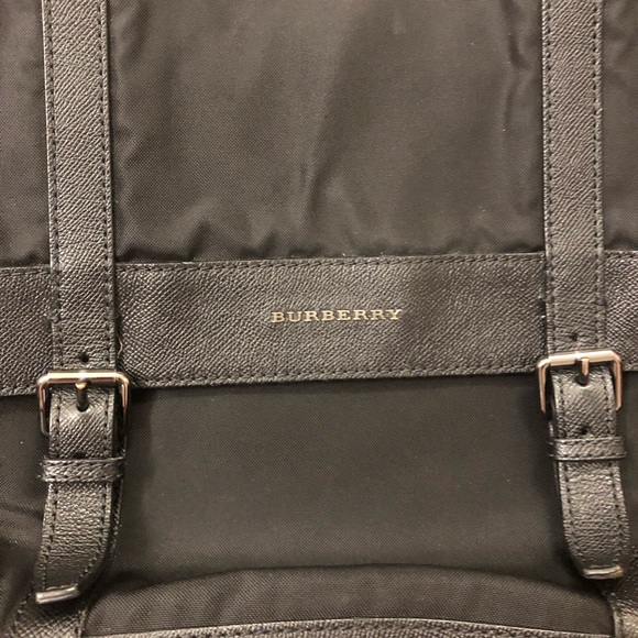 ⚡️SOLD⚡️ Burberry Messenger Bag - Picture 5 of 8